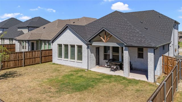 576 Silver Springs Lane, Lavon, TX 75166