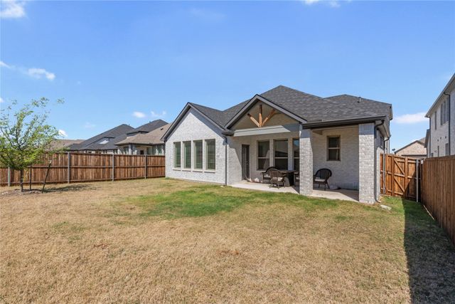 576 Silver Springs Lane, Lavon, TX 75166