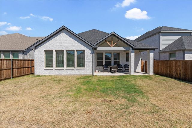 576 Silver Springs Lane, Lavon, TX 75166