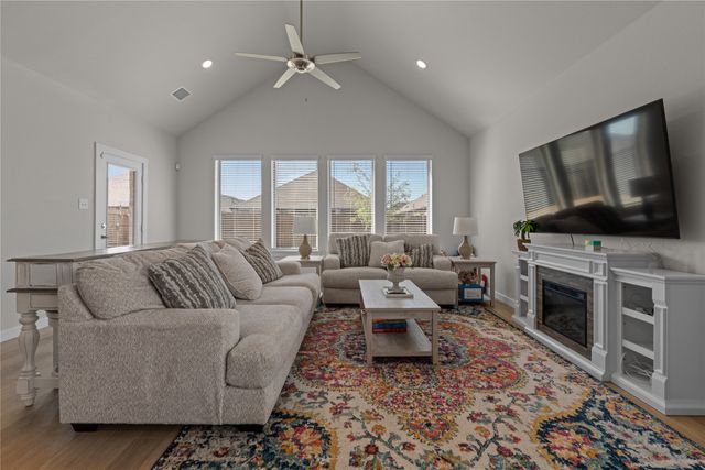 576 Silver Springs Lane, Lavon, TX 75166