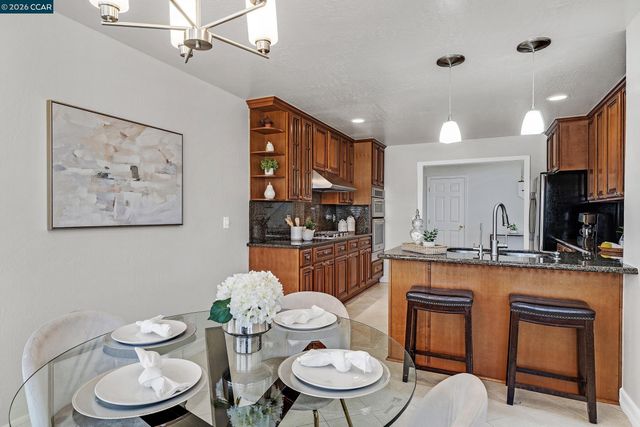 2415 Crestline Rd, Pleasanton, CA 94566