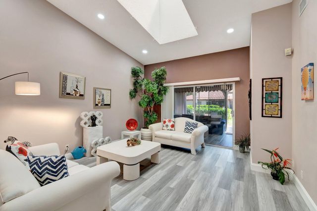 6100 Waldwick Circle, Delray Beach, FL 33484