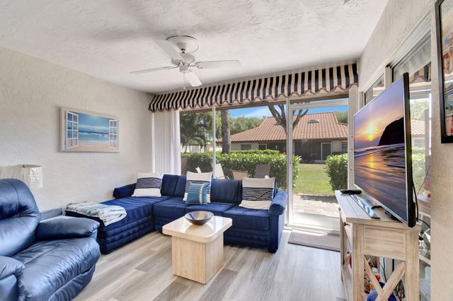 6100 Waldwick Circle, Delray Beach, FL 33484