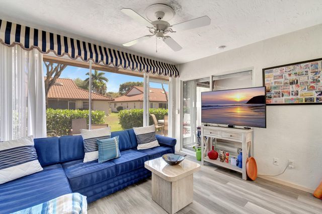 6100 Waldwick Circle, Delray Beach, FL 33484