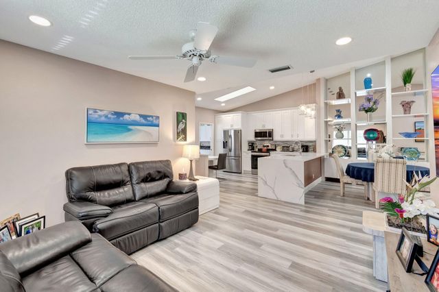 6100 Waldwick Circle, Delray Beach, FL 33484