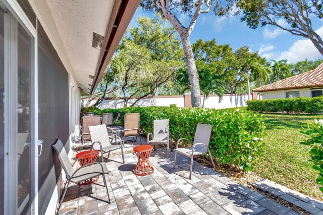 6100 Waldwick Circle, Delray Beach, FL 33484