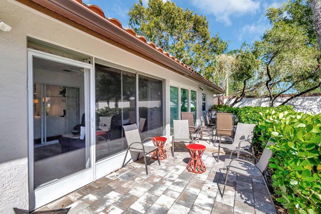 6100 Waldwick Circle, Delray Beach, FL 33484