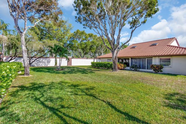 6100 Waldwick Circle, Delray Beach, FL 33484