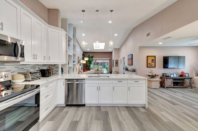 6100 Waldwick Circle, Delray Beach, FL 33484