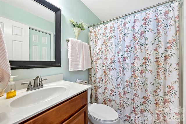 605 Silversmith Lane, Charlotte, NC 28270