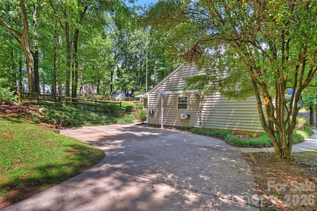 605 Silversmith Lane, Charlotte, NC 28270