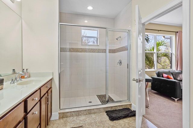 5009 Dulce Court, Palm Beach Gardens, FL 33418