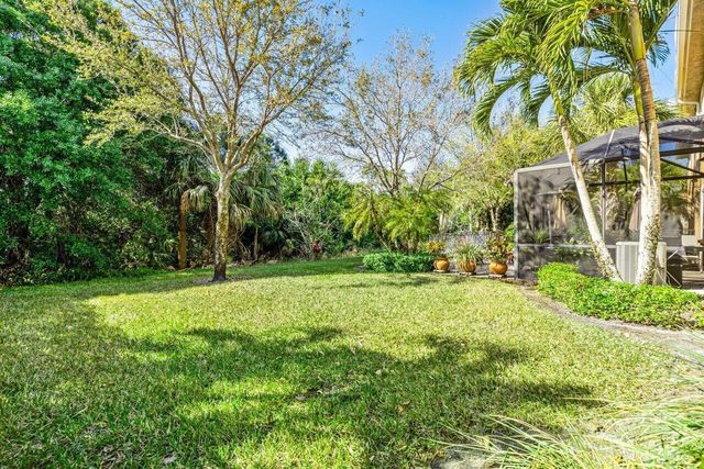 5009 Dulce Court, Palm Beach Gardens, FL 33418