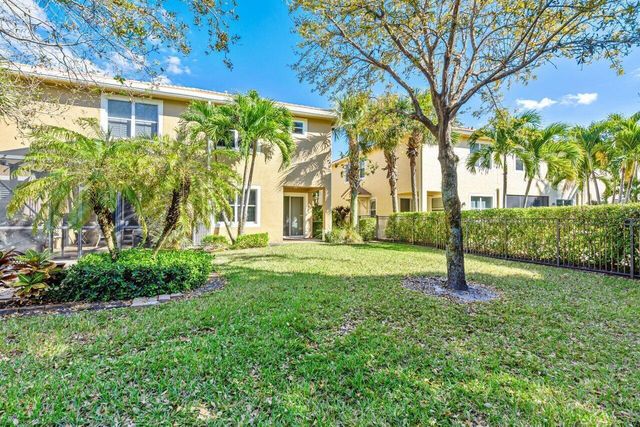 5009 Dulce Court, Palm Beach Gardens, FL 33418