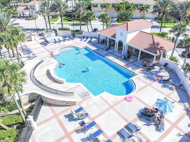 5009 Dulce Court, Palm Beach Gardens, FL 33418