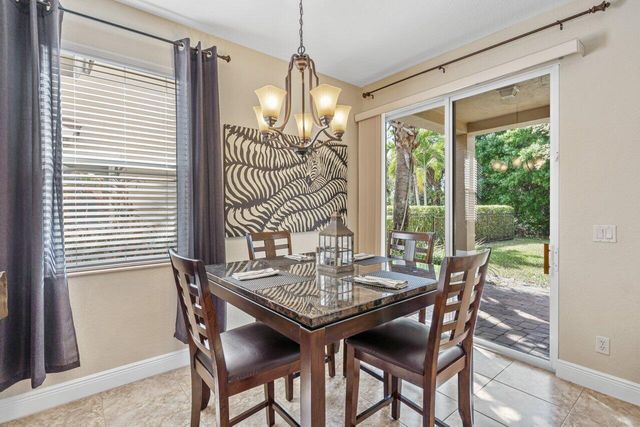 5009 Dulce Court, Palm Beach Gardens, FL 33418