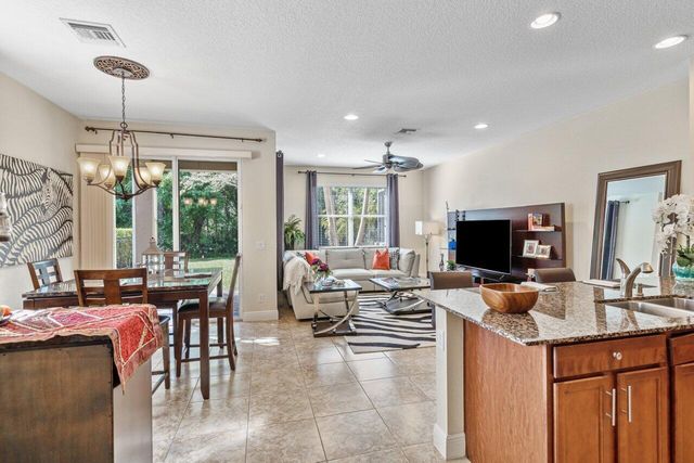 5009 Dulce Court, Palm Beach Gardens, FL 33418