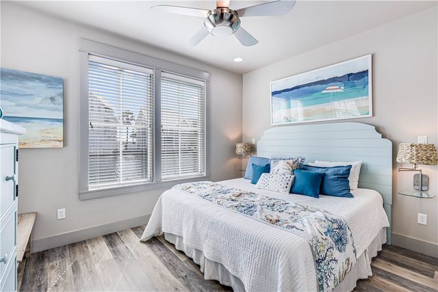 236 Bent Grass Dr, Port Aransas, TX 78373