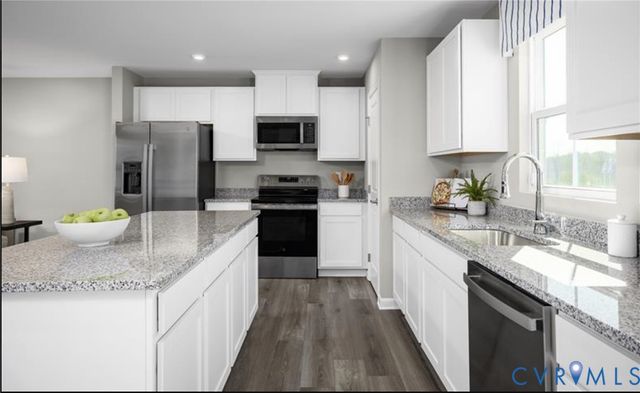 5 Hackberry Dr, Petersburg, VA 23803