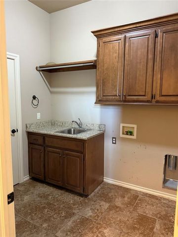 5225 Horizon Boulevard, Yukon, OK 73099