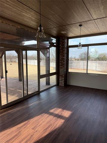 5225 Horizon Boulevard, Yukon, OK 73099