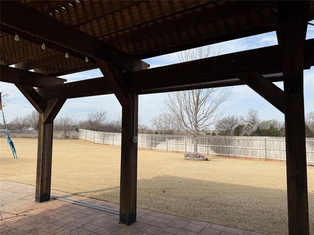 5225 Horizon Boulevard, Yukon, OK 73099