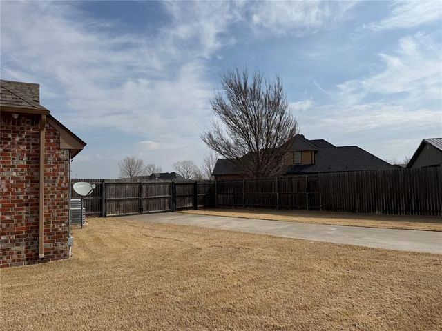 5225 Horizon Boulevard, Yukon, OK 73099