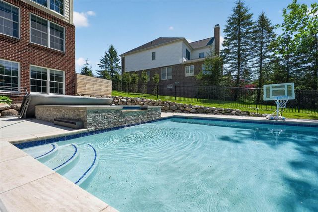 2931 Walnut Ridge Drive, Scio Twp, MI 48103