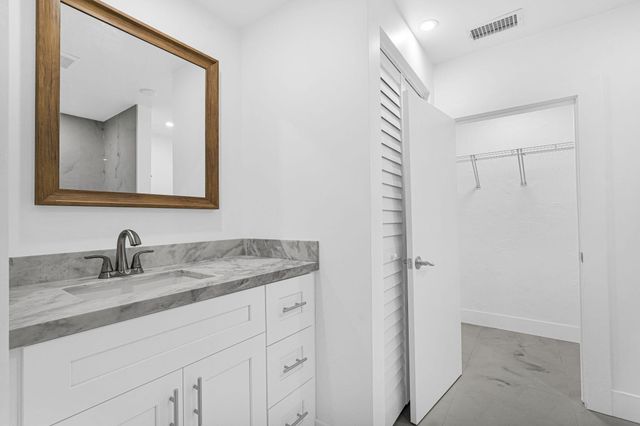 261 NE 45th Street, Oakland Park, FL 33334