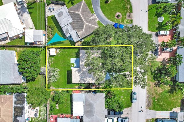 261 NE 45th Street, Oakland Park, FL 33334