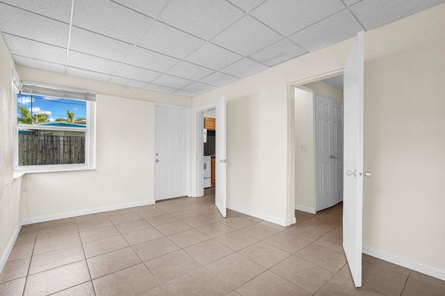 261 NE 45th Street, Oakland Park, FL 33334