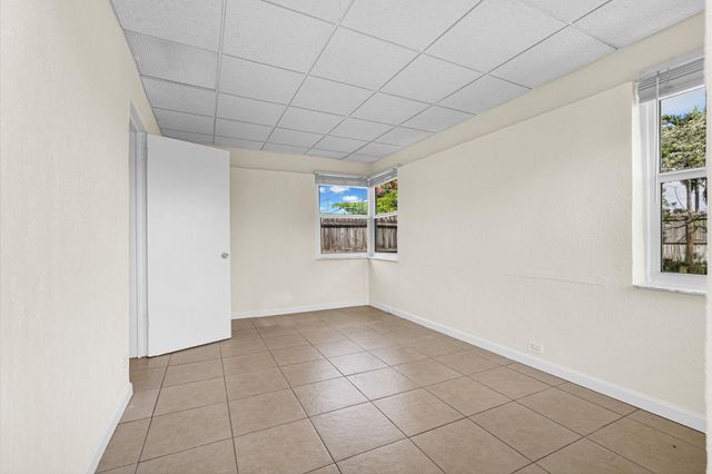 261 NE 45th Street, Oakland Park, FL 33334