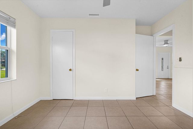 261 NE 45th Street, Oakland Park, FL 33334