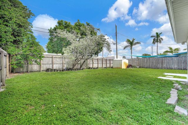 261 NE 45th Street, Oakland Park, FL 33334