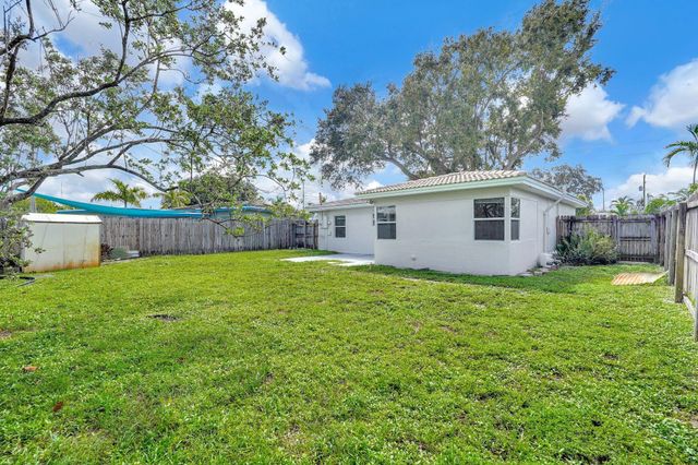 261 NE 45th Street, Oakland Park, FL 33334
