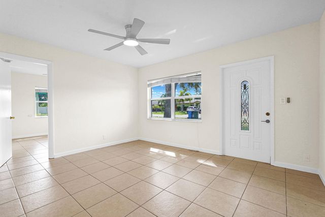 261 NE 45th Street, Oakland Park, FL 33334