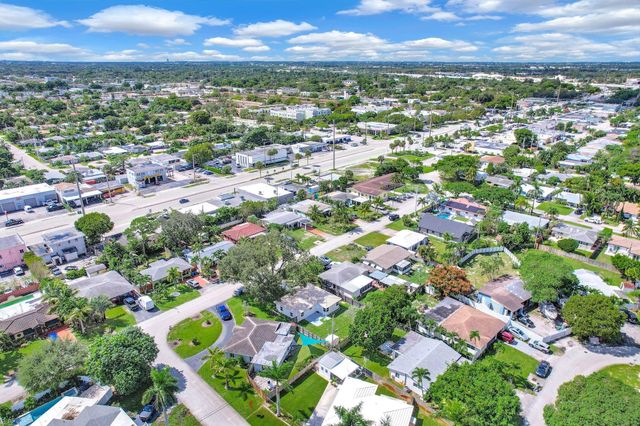 261 NE 45th Street, Oakland Park, FL 33334
