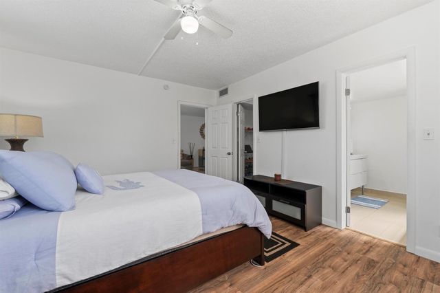 5275 NW 10th Court 305, Plantation, FL 33313