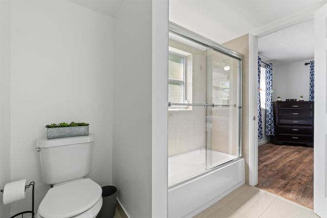 5275 NW 10th Court 305, Plantation, FL 33313