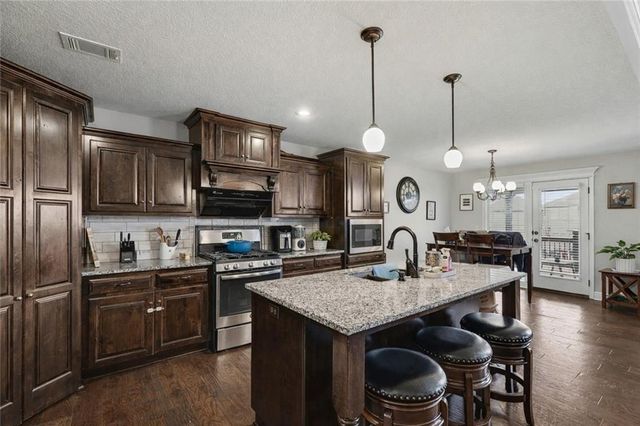 10810 N Virginia Avenue, Kansas City, MO 64155