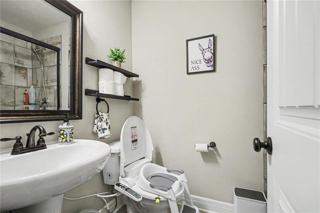 10810 N Virginia Avenue, Kansas City, MO 64155