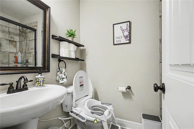 10810 N Virginia Avenue, Kansas City, MO 64155