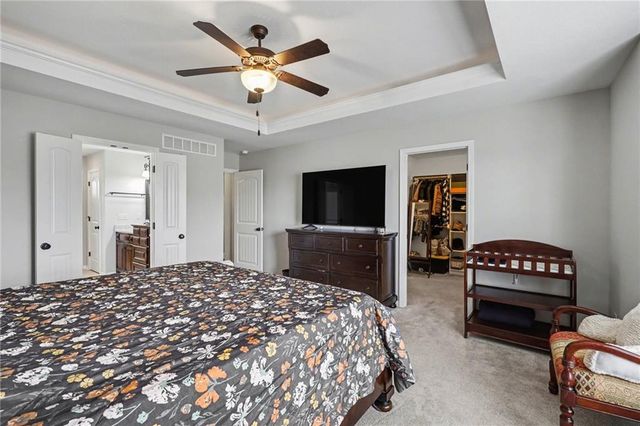 10810 N Virginia Avenue, Kansas City, MO 64155