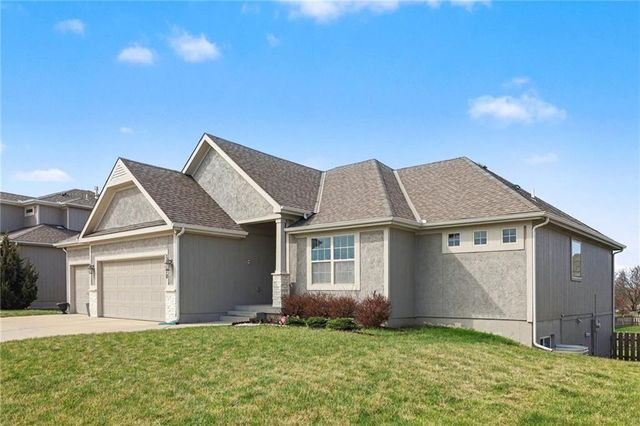 10810 N Virginia Avenue, Kansas City, MO 64155