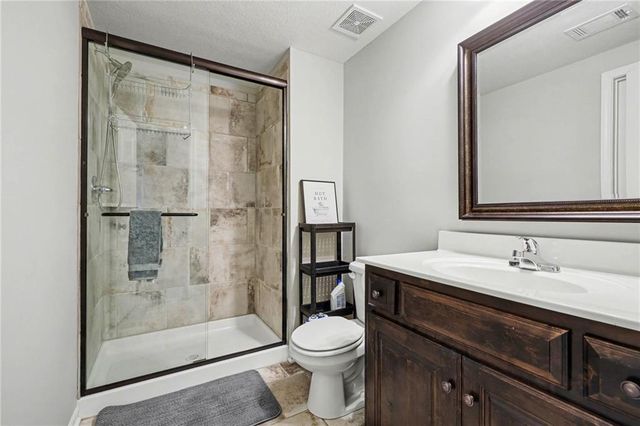 10810 N Virginia Avenue, Kansas City, MO 64155