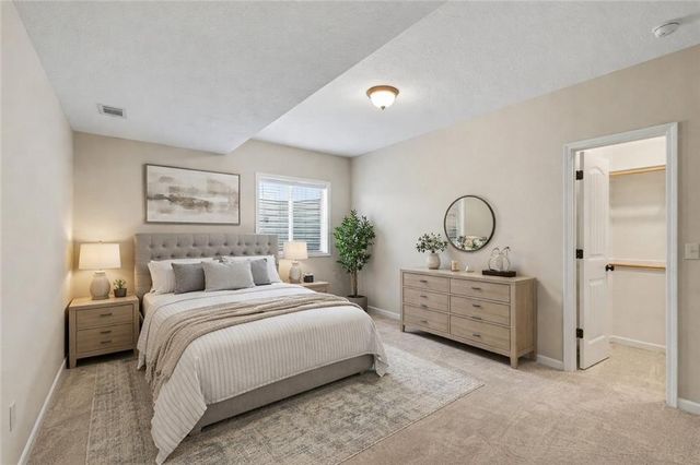 10810 N Virginia Avenue, Kansas City, MO 64155