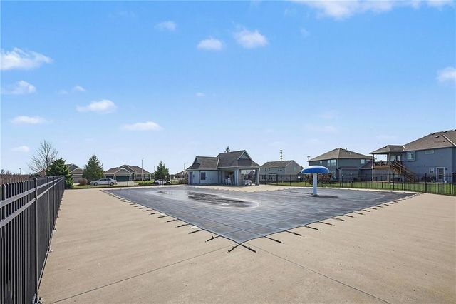 10810 N Virginia Avenue, Kansas City, MO 64155