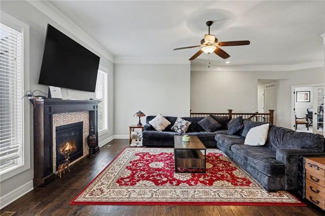 10810 N Virginia Avenue, Kansas City, MO 64155