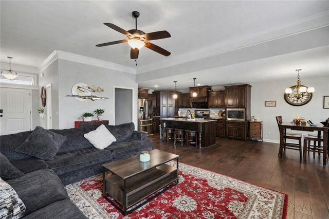 10810 N Virginia Avenue, Kansas City, MO 64155