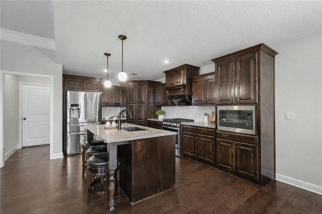 10810 N Virginia Avenue, Kansas City, MO 64155